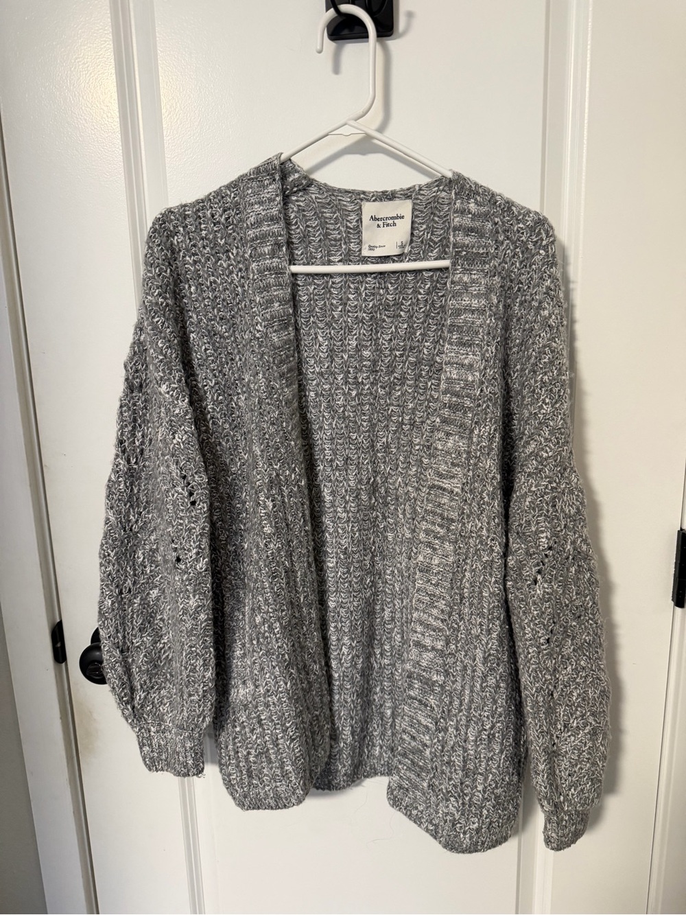 Abercrombie & Fitch Gray Chunky Open Cardigan Sweater size small in grey
